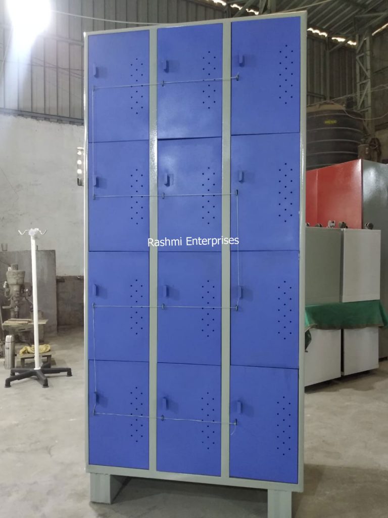 12 Door Lockers